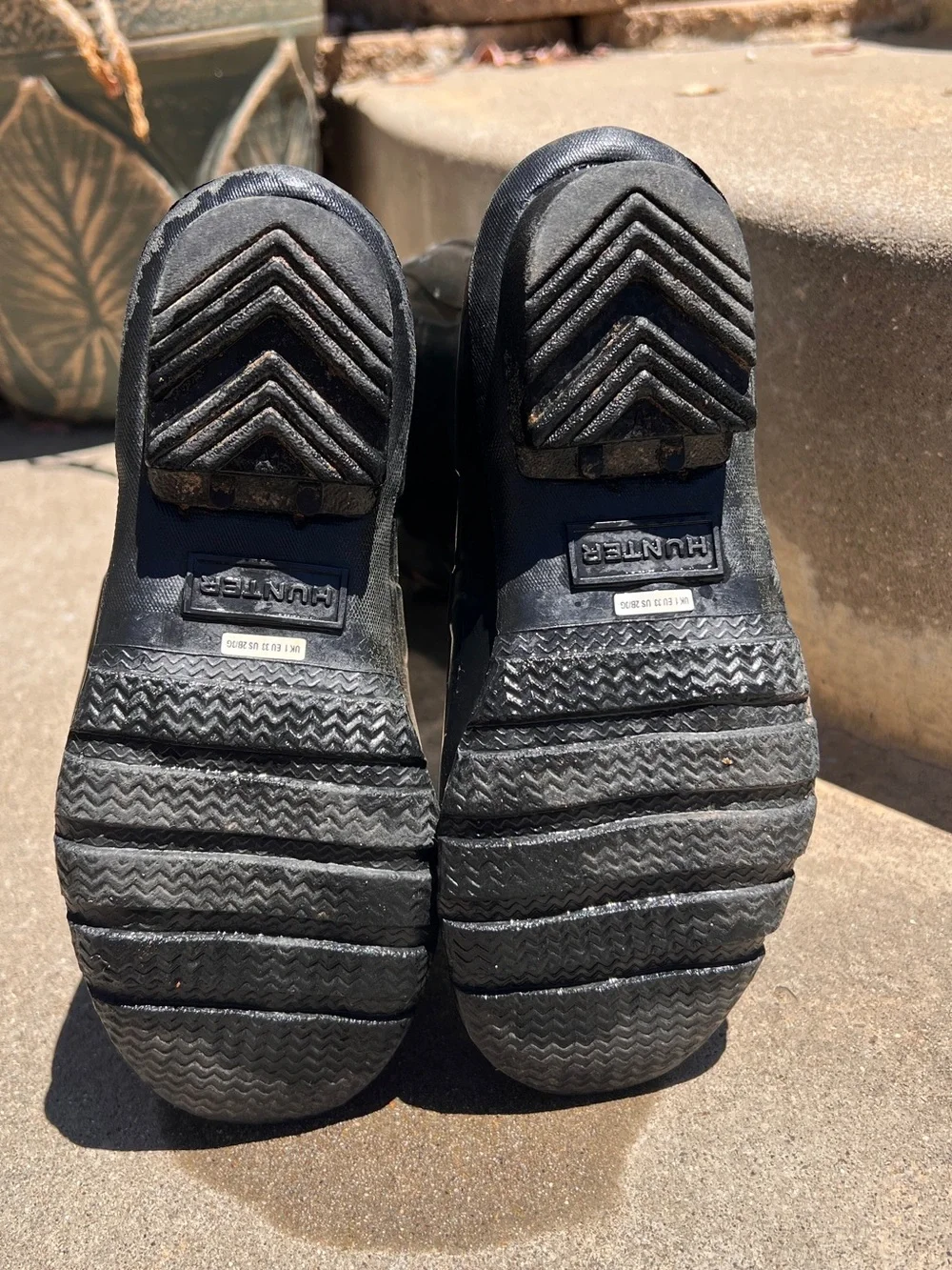 Hunter kids size 2b Black rain boots